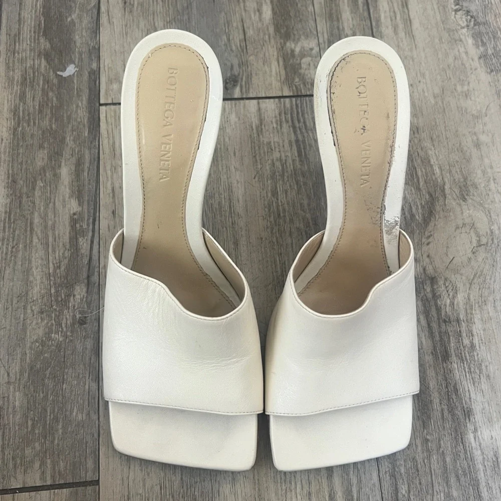 Bottega Veneta these are